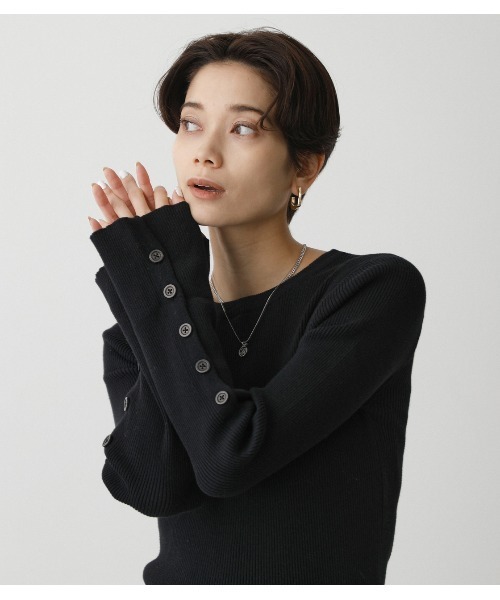 AZUL by moussy（アズールバイマウジー）の「SLEEVE BUTTON RIB KNIT TOPS/スリーブボタンリブニットトップス（ニット/セーター・レディース・ブルー/ブラック/オフホワイト/ピンク・SMALL/MEDIUM）」の16枚目の写真