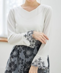 tocco closet | 袖口フレア配色フラワー刺繍入りカットジョーゼットブラウス(シャツ/ブラウス)