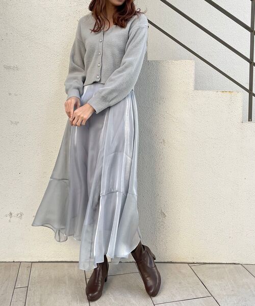 MAJESTIC LEGON(マジェスティックレゴン)の「シャイニーフレアスカート(スカート・レディース・アイボリー/グレー/ブラック・MEDIUM)」の5枚目の写真