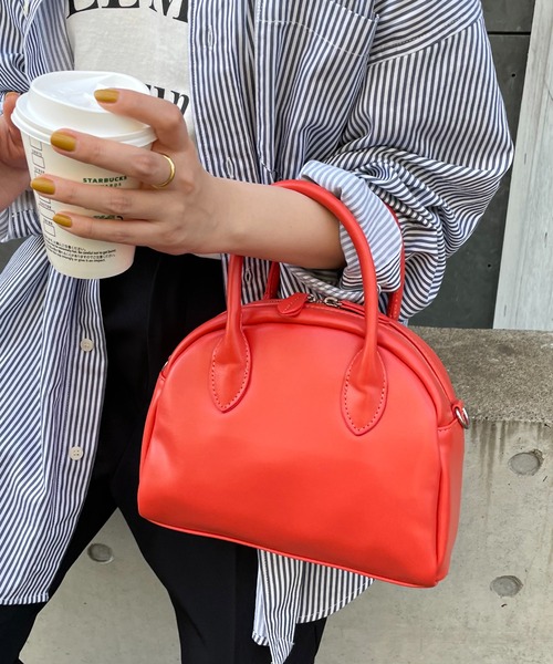 DISCOAT（ディスコート）の「【WEB限定】半円ミニボストンショルダーバッグ（ショルダーバッグ・レディース・ブラック/グリーン/グレイッシュベージュ/キャメル/オレンジ/パイソン・FREE）」の5枚目の写真