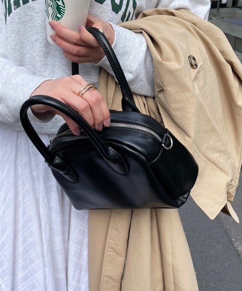 DISCOAT（ディスコート）の「【WEB限定】半円ミニボストンショルダーバッグ（ショルダーバッグ・レディース・ブラック/グリーン/グレイッシュベージュ/キャメル/オレンジ/パイソン・FREE）」の8枚目の写真