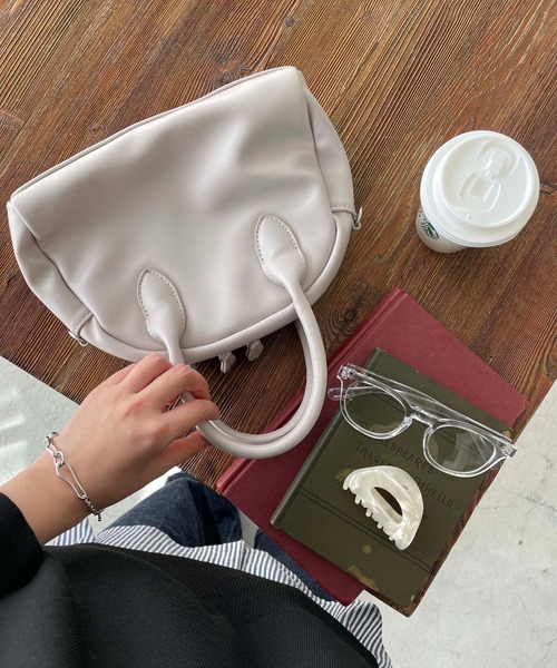 DISCOAT（ディスコート）の「【WEB限定】半円ミニボストンショルダーバッグ（ショルダーバッグ・レディース・ブラック/グリーン/グレイッシュベージュ/キャメル/オレンジ/パイソン・FREE）」の14枚目の写真