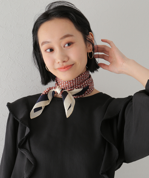 Simplicite（サンプリシテ）の「Assortスカーフ2（ストール/ショール・レディース・ブラック/ホワイト/レッド/ブラウン/ブルー・FREE）」の5枚目の写真