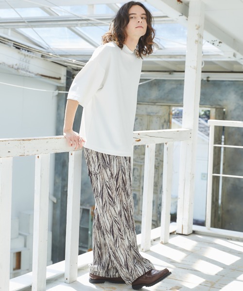 CASPER JOHN（キャスパージョン）の「Mock neck big T-shirts/モックネックビッグTシャツ（Tシャツ/カットソー・メンズ・ホワイト/ライトグレー/ブラック/オレンジ/ダークブルー・SMALL/MEDIUM/LARGE）」の7枚目の写真