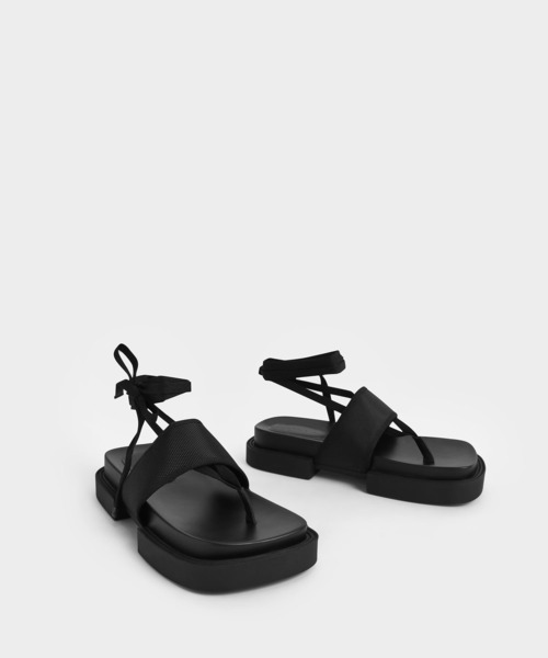CHARLES & KEITH（チャールズ & キース）の「【販売終了】アレックスリサイクルポリエステル タイアラウンドトングサンダル / Alex Recycled Polyester Tie-Around Thong Sandals（サンダル・レディース・ブラック/オフホワイト/ミント/マルチ・22.5cm/23cm/23.5cm/24.5cm/25cm/25.5cm）」の9枚目の写真