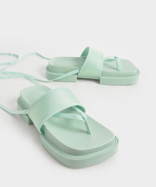 CHARLES & KEITH（チャールズ & キース）の「【販売終了】アレックスリサイクルポリエステル タイアラウンドトングサンダル / Alex Recycled Polyester Tie-Around Thong Sandals（サンダル・レディース・ブラック/オフホワイト/ミント/マルチ・22.5cm/23cm/23.5cm/24.5cm/25cm/25.5cm）」の14枚目の写真