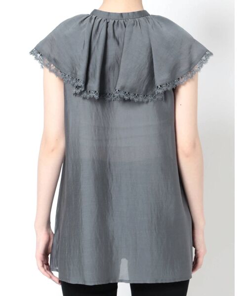 MERCURYDUO（マーキュリーデュオ）の「ボリュームラッフルブラウス（シャツ/ブラウス・レディース・オフホワイト/ネイビー/ダークブラウン・FREE）」の9枚目の写真