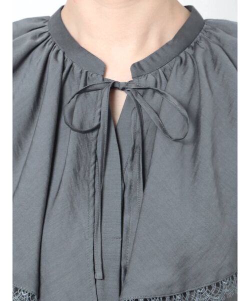 MERCURYDUO（マーキュリーデュオ）の「ボリュームラッフルブラウス（シャツ/ブラウス・レディース・オフホワイト/ネイビー/ダークブラウン・FREE）」の10枚目の写真