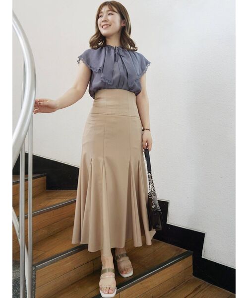 MERCURYDUO（マーキュリーデュオ）の「ボリュームラッフルブラウス（シャツ/ブラウス・レディース・オフホワイト/ネイビー/ダークブラウン・FREE）」の19枚目の写真