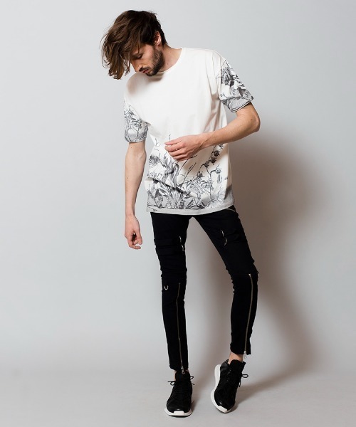 mt7884-Withered flowerﾌﾟﾘﾝﾄC-N-T Tシャツ（Tシャツ/カットソー）｜NO