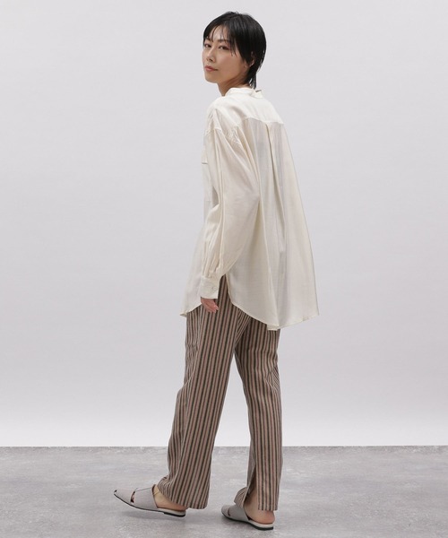 LAKOLE(ラコレ)の「クレープシアー2ポケットシャツ / 275134(シャツ/ブラウス・レディース・オフホワイト/スモーク/バイオレット/ライトベージュ・SMALL/MEDIUM)」の16枚目の写真