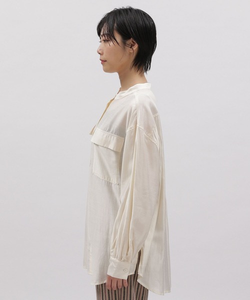 LAKOLE(ラコレ)の「クレープシアー2ポケットシャツ / 275134(シャツ/ブラウス・レディース・オフホワイト/スモーク/バイオレット/ライトベージュ・SMALL/MEDIUM)」の19枚目の写真