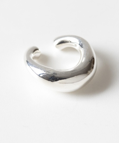 JUICY ROCK（ジューシーロック）の「CYCRO/SV925 片耳ボリュームカーブイヤーカフ（イヤーカフ・レディース・シルバー・ONE SIZE）」の3枚目の写真