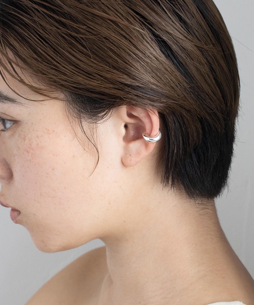 JUICY ROCK（ジューシーロック）の「CYCRO/SV925 片耳ボリュームカーブイヤーカフ（イヤーカフ・レディース・シルバー・ONE SIZE）」の10枚目の写真