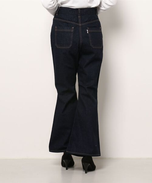 CHILD WOMAN（チャイルドウーマン）の「12ozデニム フレアパンツ（デニムパンツ・レディース・ネイビー/その他・38/36）」の4枚目の写真