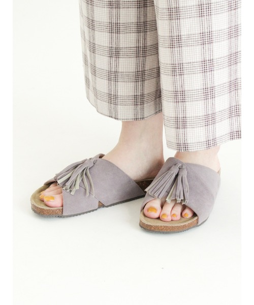 Samansa Mos2（サマンサ モスモス）の「エコスエードタッセルサンダル（サンダル・レディース・ブラウン/ラベンダー/ベージュ・LARGE/MEDIUM）」の3枚目の写真