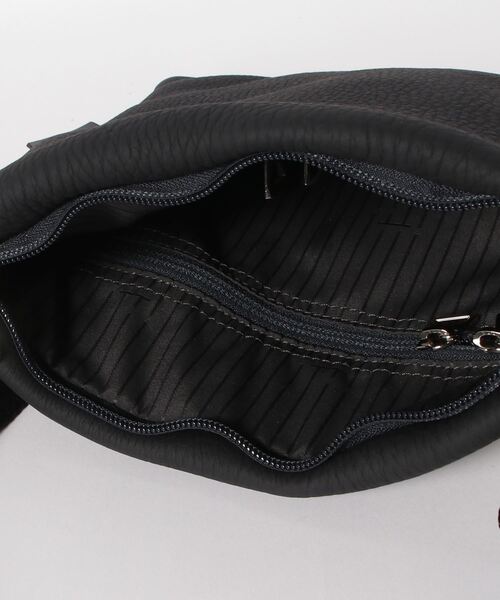 ITTI（イッチ）の「MARY SACOCHE-S（ショルダーバッグ・メンズ・ブラック/アイボリー・FREE）」の3枚目の写真