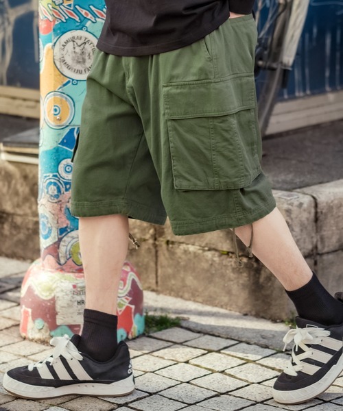 improves(インプローブス)の「【improves】ワイド カーゴ カラー ショートパンツ(カーゴパンツ・メンズ・ライトグレー/ブラック/カーキ/イエロー/オレンジ/ブルー/キャメル・MEDIUM/LARGE)」の3枚目の写真