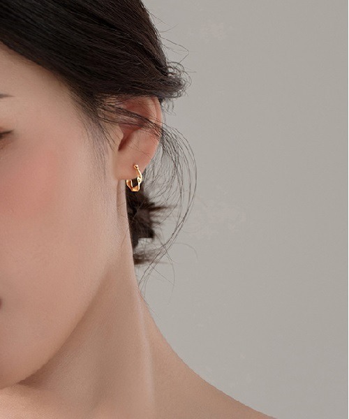 Ritomo De Ricco（リトモ・デ・リコ）の「シンプルビンテージ風フープピアス（ピアス（両耳用）・レディース・A/B/C・SMALL）」の5枚目の写真