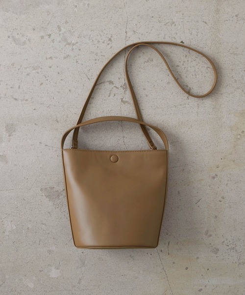 EFOLE（エフォル）の「2way バスケット ショルダー バッグ（ショルダーバッグ・レディース・ブラック/ベージュ/キャメル・FREE）」の6枚目の写真