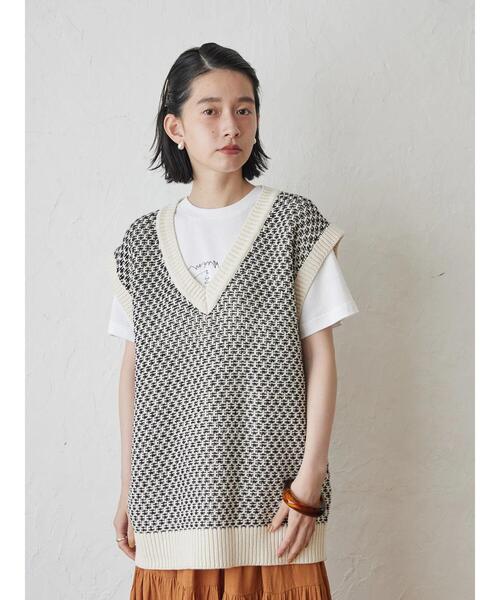 AMERICAN HOLIC（アメリカンホリック）の「Vネックリンクス編みニットベスト（ベスト・レディース・ブラック/アイボリー/ネイビー・FREE）」の8枚目の写真