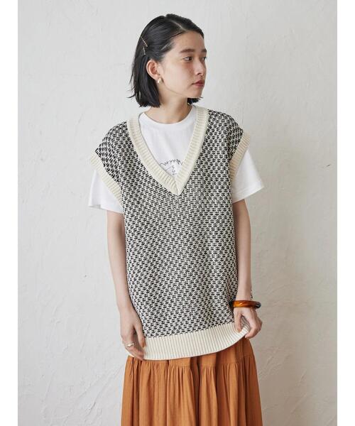 AMERICAN HOLIC（アメリカンホリック）の「Vネックリンクス編みニットベスト（ベスト・レディース・ブラック/アイボリー/ネイビー・FREE）」の9枚目の写真