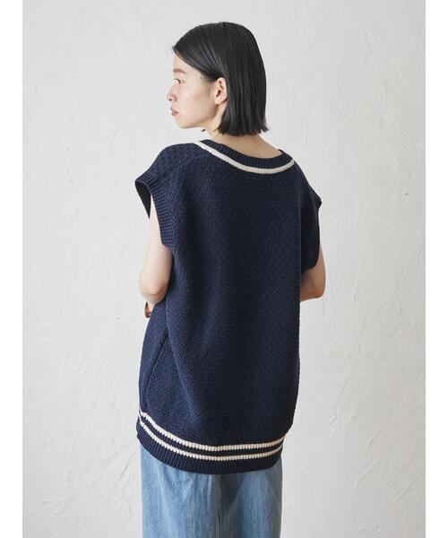 AMERICAN HOLIC（アメリカンホリック）の「Vネックリンクス編みニットベスト（ベスト・レディース・ブラック/アイボリー/ネイビー・FREE）」の21枚目の写真