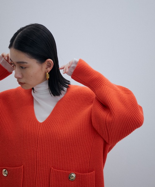 ADAM ET ROPE'（アダムエロペ）の「【サステナブル】アンチピリングミドルゲージプルオーバー（ニット/セーター・レディース・レッド/グレー系その他/キナリ・FREE）」の3枚目の写真