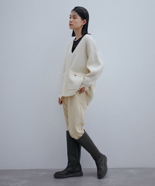 ADAM ET ROPE'（アダムエロペ）の「【サステナブル】アンチピリングミドルゲージプルオーバー（ニット/セーター・レディース・レッド/グレー系その他/キナリ・FREE）」の18枚目の写真