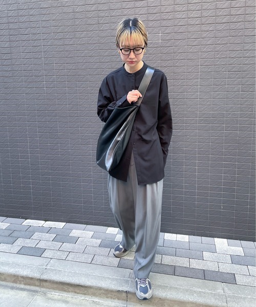 feepur(フェピュール)の「サイドリボンノーカラーシャツ(シャツ/ブラウス・レディース・アイボリー/ブラック/ブルーグレー/パープル・MEDIUM)」の18枚目の写真