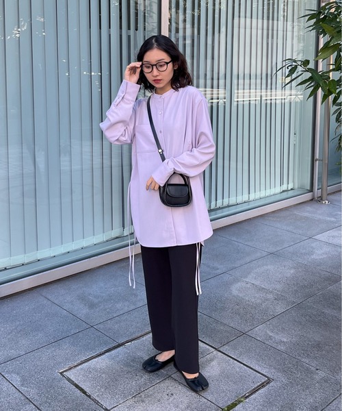 feepur(フェピュール)の「サイドリボンノーカラーシャツ(シャツ/ブラウス・レディース・アイボリー/ブラック/ブルーグレー/パープル・MEDIUM)」の5枚目の写真