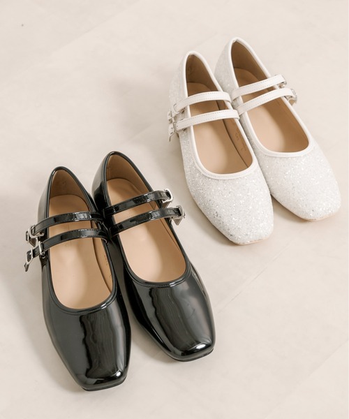 OLIVE des OLIVE（オリーブデオリーブ）の「ダブルストラップシューズ（パンプス・レディース・ホワイト/ブラック・SMALL/MEDIUM/LARGE）」の3枚目の写真