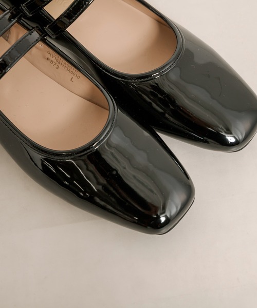 OLIVE des OLIVE（オリーブデオリーブ）の「ダブルストラップシューズ（パンプス・レディース・ホワイト/ブラック・SMALL/MEDIUM/LARGE）」の9枚目の写真