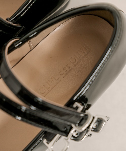 OLIVE des OLIVE（オリーブデオリーブ）の「ダブルストラップシューズ（パンプス・レディース・ホワイト/ブラック・SMALL/MEDIUM/LARGE）」の11枚目の写真