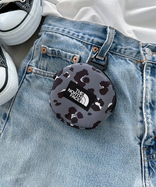 THE NORTH FACE（ザノースフェイス）の「THE NORTH FACE(ザ・ノースフェイス)/WL ROUND MINI/NN2PN67/ラウンドミニポーチ・コインケース（コインケース・レディース・ブラック/ライトブラウン/チャコールグレー・FREE）」の2枚目の写真