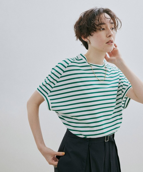 SALON adam et rope'（サロン アダム エ ロペ）の「【WEB・一部店舗限定】ドルマンスリーブTシャツ/無地・ボーダー（Tシャツ/カットソー・レディース・グリーン系その他/ブラック/ベージュ/オフホワイト・FREE）」の4枚目の写真