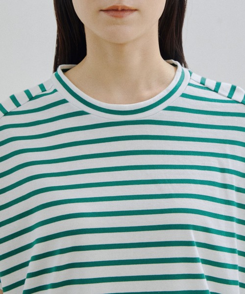 SALON adam et rope'（サロン アダム エ ロペ）の「【WEB・一部店舗限定】ドルマンスリーブTシャツ/無地・ボーダー（Tシャツ/カットソー・レディース・グリーン系その他/ブラック/ベージュ/オフホワイト・FREE）」の14枚目の写真
