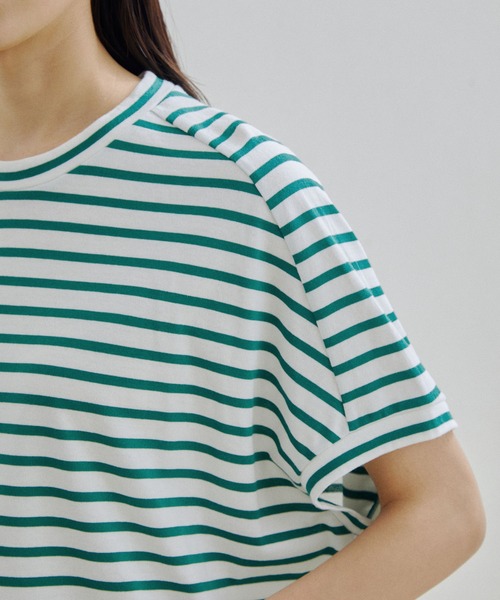 SALON adam et rope'（サロン アダム エ ロペ）の「【WEB・一部店舗限定】ドルマンスリーブTシャツ/無地・ボーダー（Tシャツ/カットソー・レディース・グリーン系その他/ブラック/ベージュ/オフホワイト・FREE）」の13枚目の写真