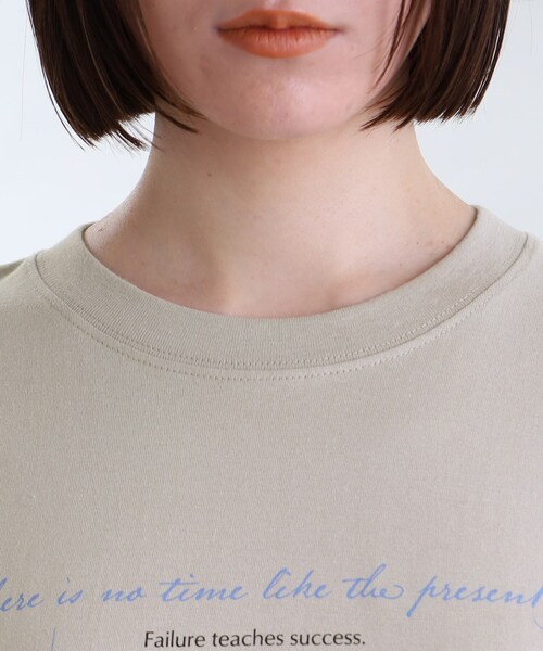 INDIVI(インディヴィ)の「【WORLD for the World】ロゴプリント ロンT(Tシャツ/カットソー・レディース・ライトベージュ/ブラック/ホワイト・05/13/38)」の8枚目の写真