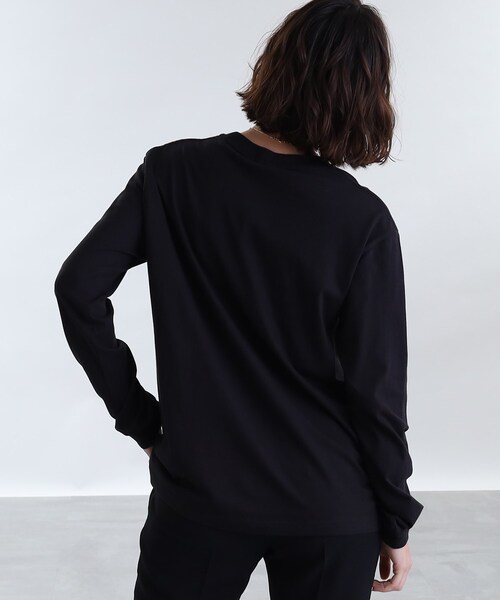 INDIVI(インディヴィ)の「【WORLD for the World】ロゴプリント ロンT(Tシャツ/カットソー・レディース・ライトベージュ/ブラック/ホワイト・05/13/38)」の16枚目の写真