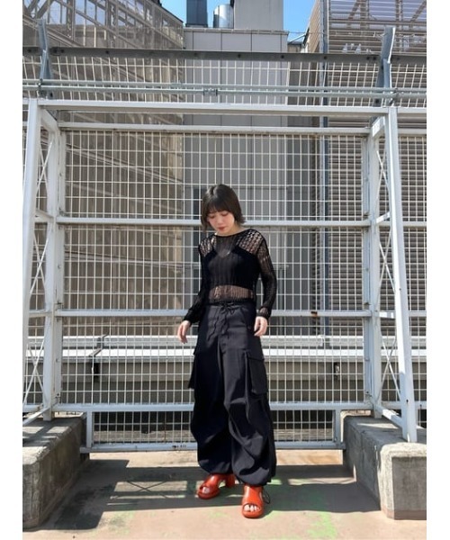 THROW by SLY（スローバイスライ）の「THROW LILY YARN BLOCKING HG TOPS リリーヤーン ブロッキング ハイゲージ トップス ニット シアー 透け（Tシャツ/カットソー・レディース・ブラック/アイボリー・FREE）」の16枚目の写真