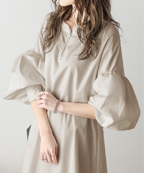 SUGAR BISKET（シュガービスケット）の「ボリューム袖ワンピース（ワンピース・レディース・グレイッシュベージュ/ブラック/ホワイト・フリー）」の6枚目の写真