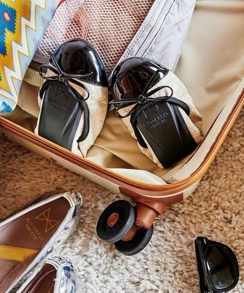 BUTTERFLY TWISTS（バタフライツイスト）の「ButterflyTwists OLIVIA バレエシューズ ラウンドトゥタイプ（パンプス・レディース・ブラック/クリーム・37/38/39/40/36）」の15枚目の写真