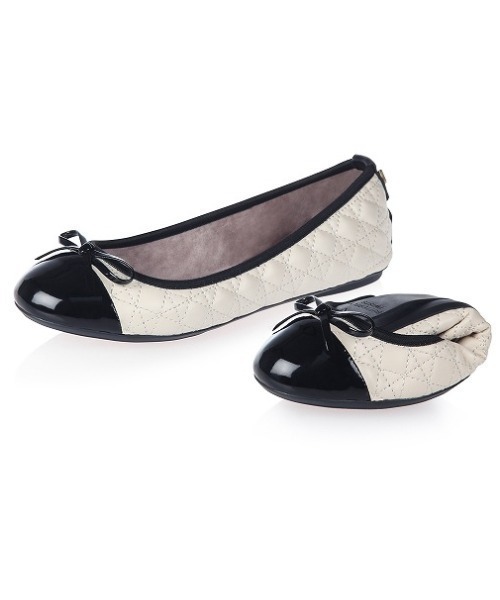 BUTTERFLY TWISTS（バタフライツイスト）の「ButterflyTwists OLIVIA バレエシューズ ラウンドトゥタイプ（パンプス・レディース・ブラック/クリーム・37/38/39/40/36）」の4枚目の写真