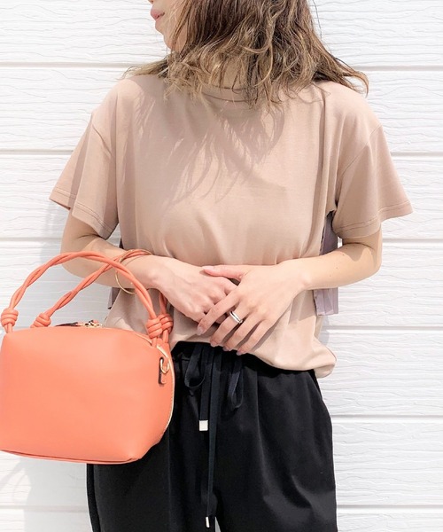 Q(キュー)の「異素材プリーツドッキングトップス(Tシャツ/カットソー・レディース・ベージュ/アイボリー/ブラック・MEDIUM)」の8枚目の写真