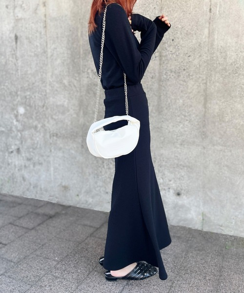 ISOOK(アイスー)の「【ZOZO限定】One handle chain mini bag / ワンハンドルチェーンミニバッグ(ショルダーバッグ・レディース・ブラック/ホワイト・FREE)」の16枚目の写真