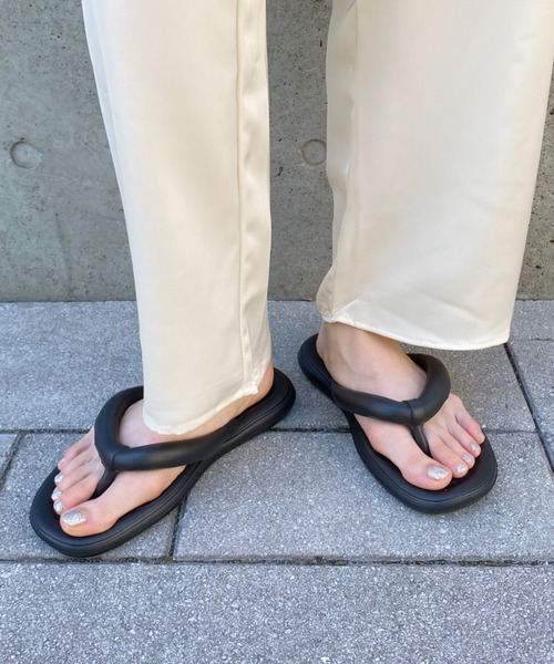 MYMOOD.(マイムード)の「EVAエアリーチューブサンダル(サンダル・レディース・グリーン/ブラック/ホワイト/ピンク・M/L)」の15枚目の写真