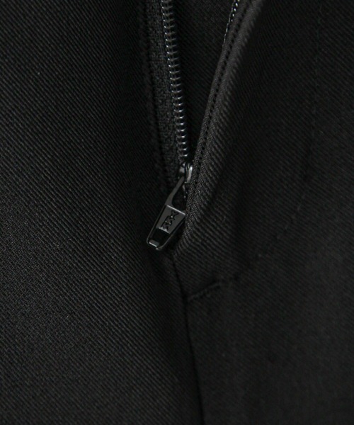 NILWAY（ニルウェイ）の「センタークリースワイドストレートパンツ（スラックス・メンズ・ブラック/ライトグレー/チャコール/オフホワイト・SMALL/LARGE/MEDIUM）」の13枚目の写真