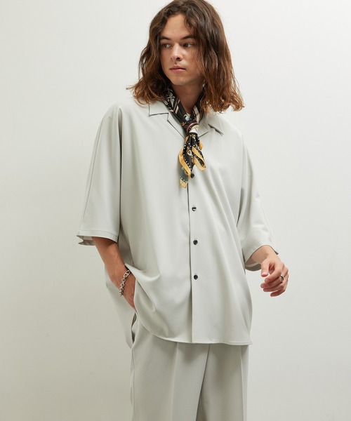 JUNRED(ジュンレッド)の「セットアップ対応 / エアリーストレッチドルマンシャツ(シャツ/ブラウス・メンズ・ライトグレー/ブラック/グリーン系その他/ブルー系その他4・S/M/L)」の1枚目の写真