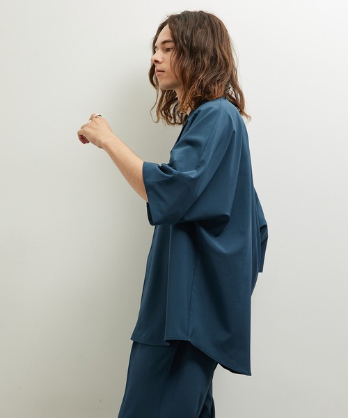 JUNRED(ジュンレッド)の「セットアップ対応 / エアリーストレッチドルマンシャツ(シャツ/ブラウス・メンズ・ライトグレー/ブラック/グリーン系その他/ブルー系その他4・S/M/L)」の4枚目の写真